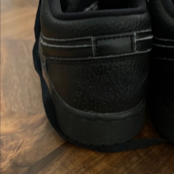 Jordan 1 low Black Sneakers Classic Athletic Design - Picture 4 of 5